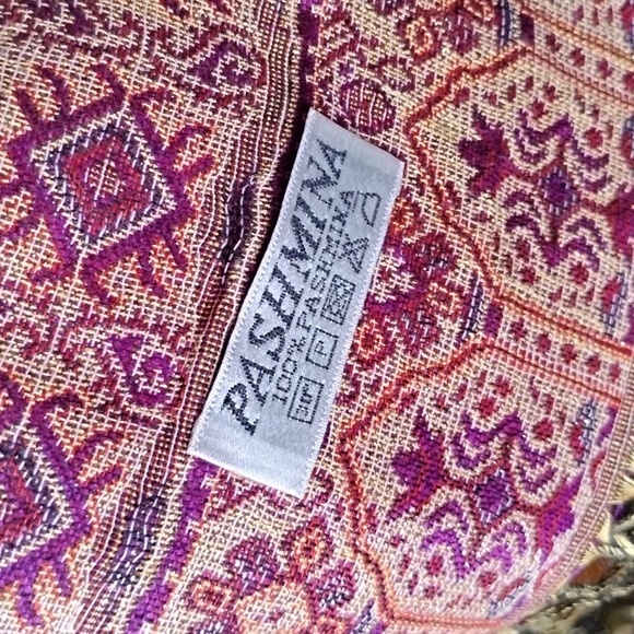 Pashmina Purple / Gold Scarf - Picture 4 of 4